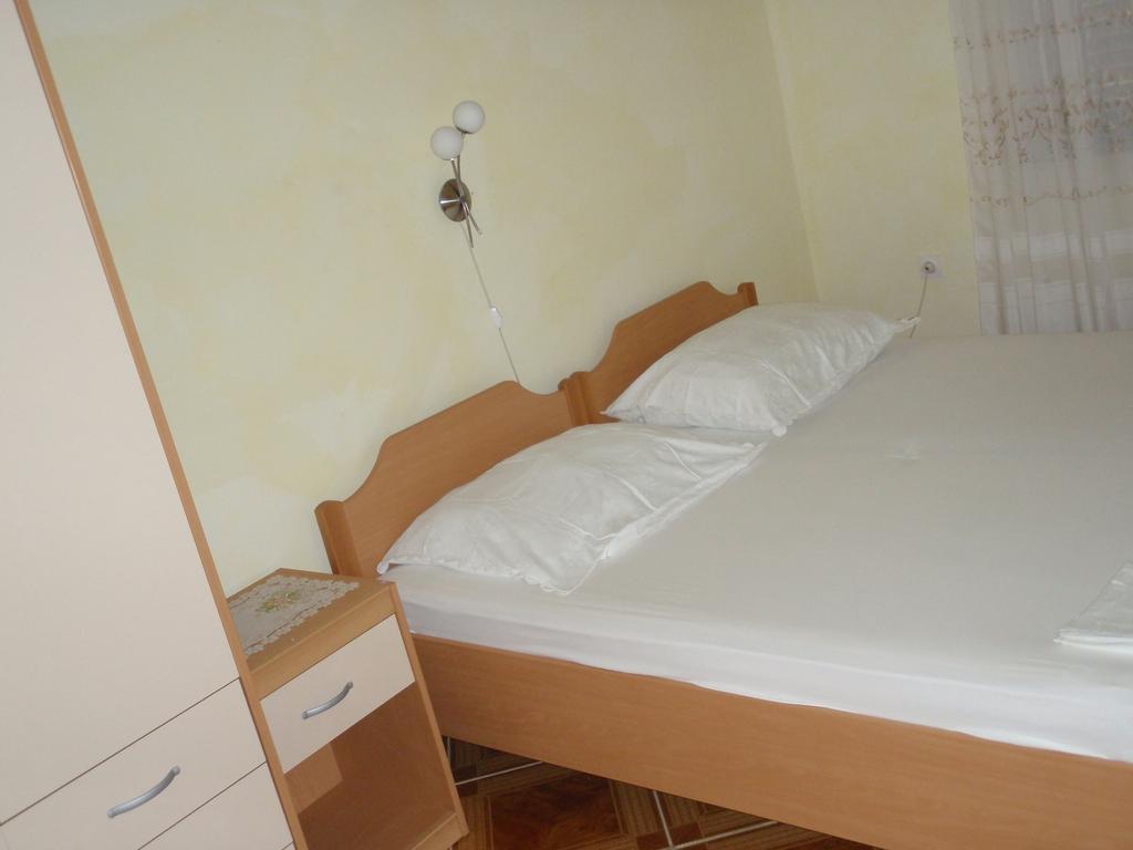 Apartments Ariana Pag Town Chambre photo