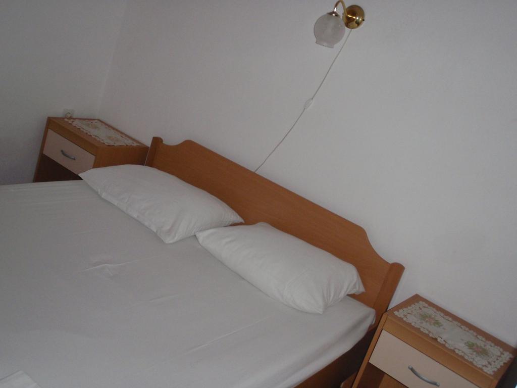 Apartments Ariana Pag Town Chambre photo